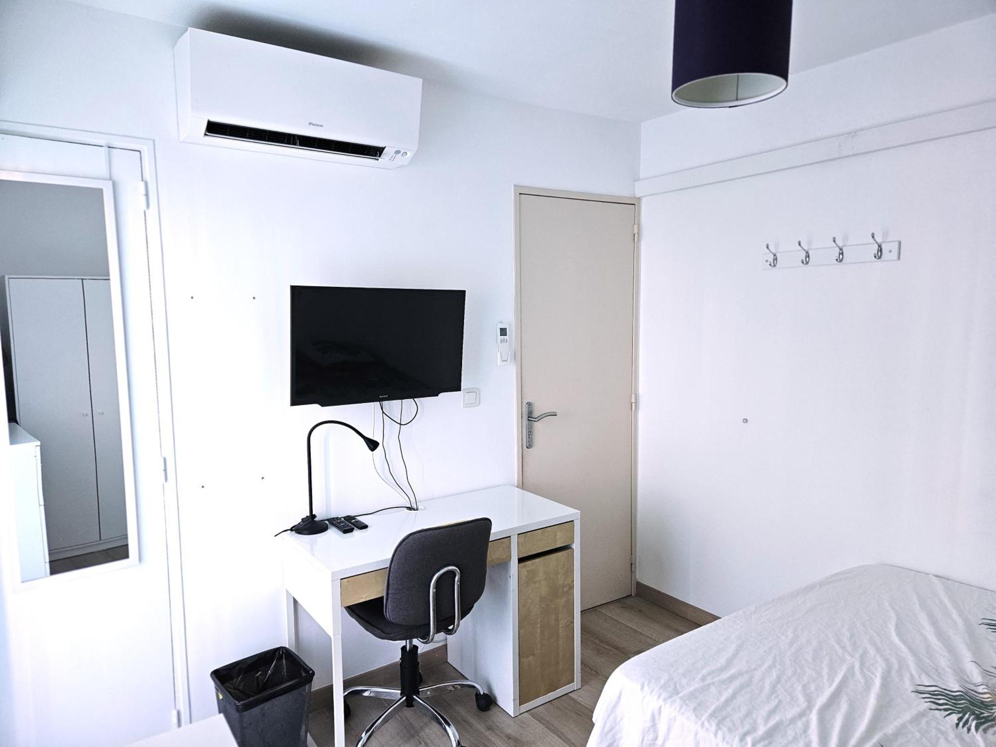 Chambre En Colocation Fille, Proche Mer, Climatisation Toulon Eksteriør billede